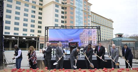 New casino owners break ground in Bossier City .